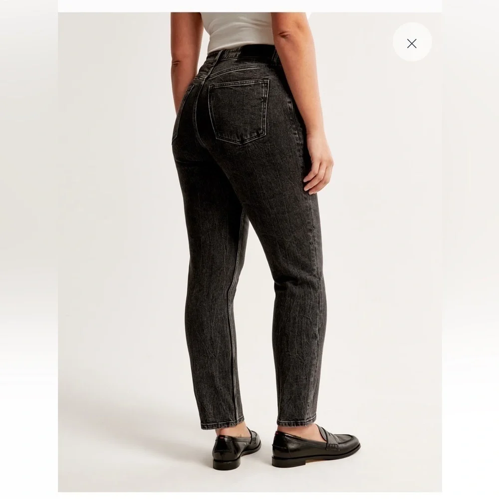 Abercrombie & Fitch Curve Love High Rise Mom Jean 37/ 24 US
